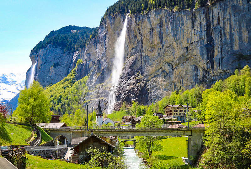 Private Transfer from Zürich Airport to Lauterbrunnen – From CHF 400 lauterbrunnen dorf